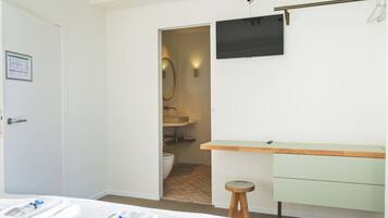 Desk, iron/ironing board, travel crib, WiFi