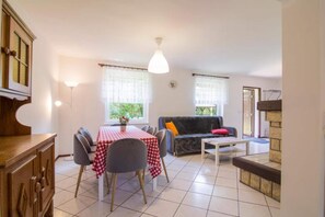 Living room - Holiday Villa With Private Garden, Lubiatowo (Choczewo)