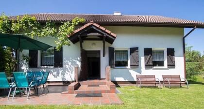 Holiday Villa With Private Garden, Lubiatowo