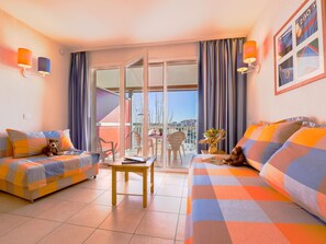 Apartment | Living room - Lakeside Haven in Le Barcares (Le Barcares)