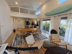 Dining - Surf Shack Grand Starfish 
2 Bdrm/Kds Loft Studio (Ocean View)