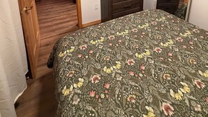 Room - The Cozy Cabin Nook - Heart of Fall River (Fall River)