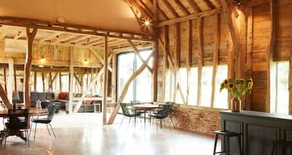 Het Klaverhof - spacious barn for 18 people