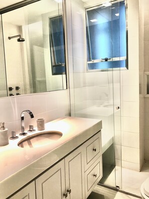 Bathroom - Vrbo Property (Rio de Janeiro)