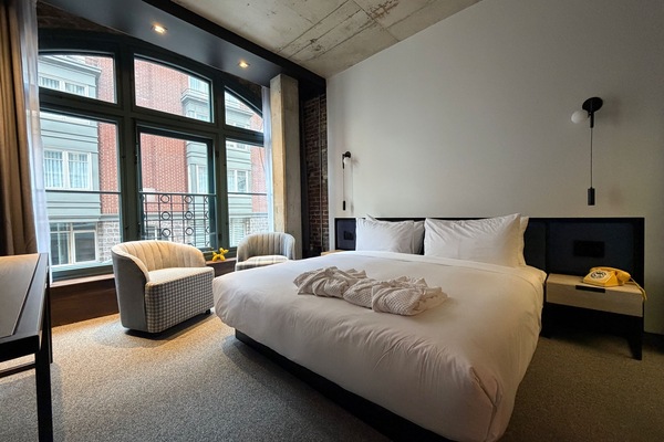 Loft, 1 King Bed, City View