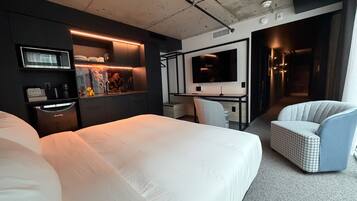 Studio, Courtyard View | In-room safe, desk, free WiFi