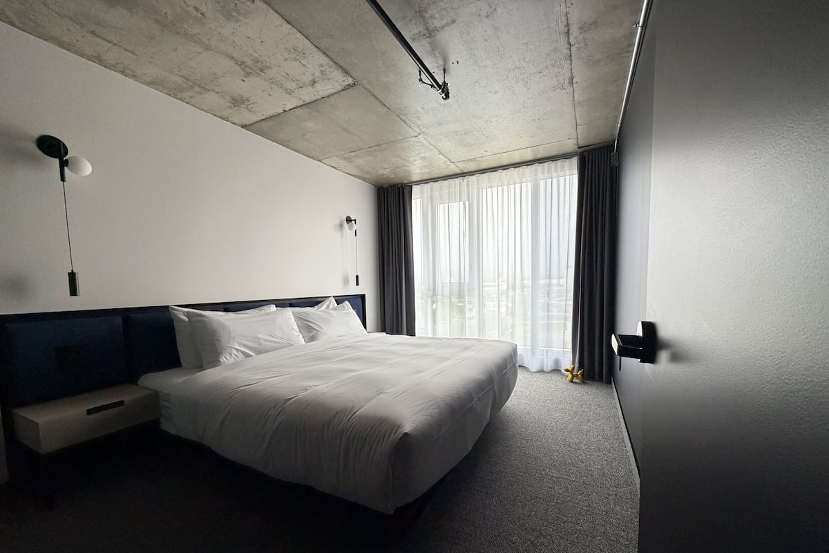 Condo, Marina View | Egyptian cotton sheets, premium bedding, down comforters, pillowtop beds