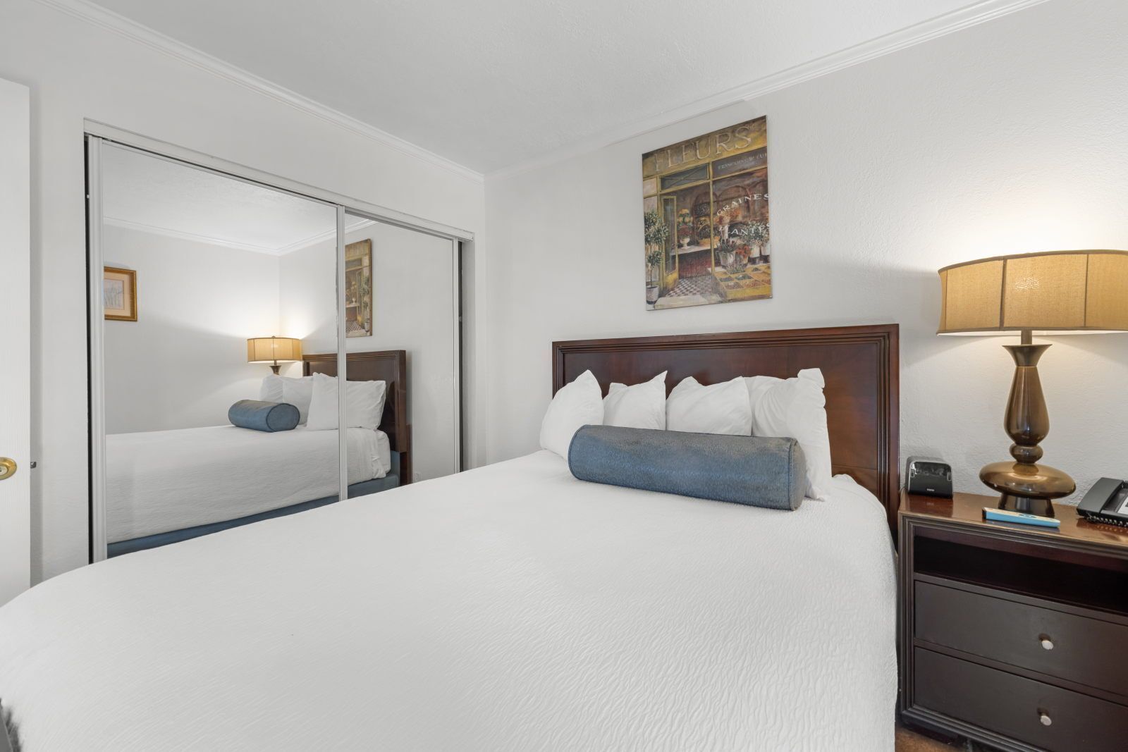Iron/ironing board, WiFi, bed sheets