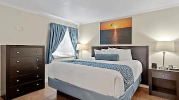 Tabla de planchar con plancha, wifi y ropa de cama