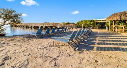 2BR Oceanfront Suite w/ Beach & Marina Access