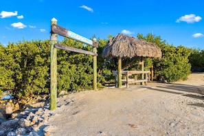 Beach nearby - Signature 1BR Partial Ocean View | Beach + Pool (Key Largo)