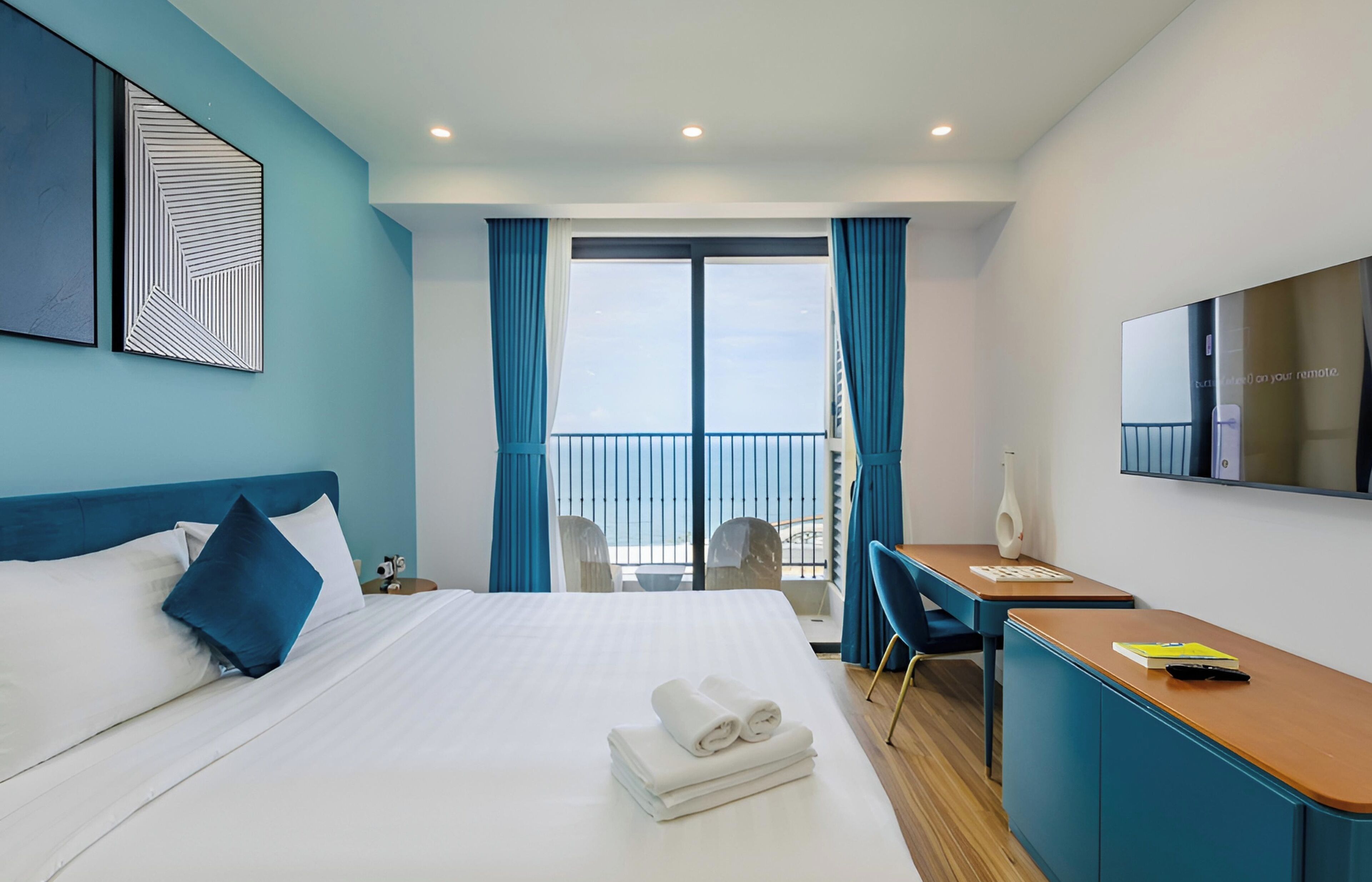 Deluxe Studio, Balcony, Beach View