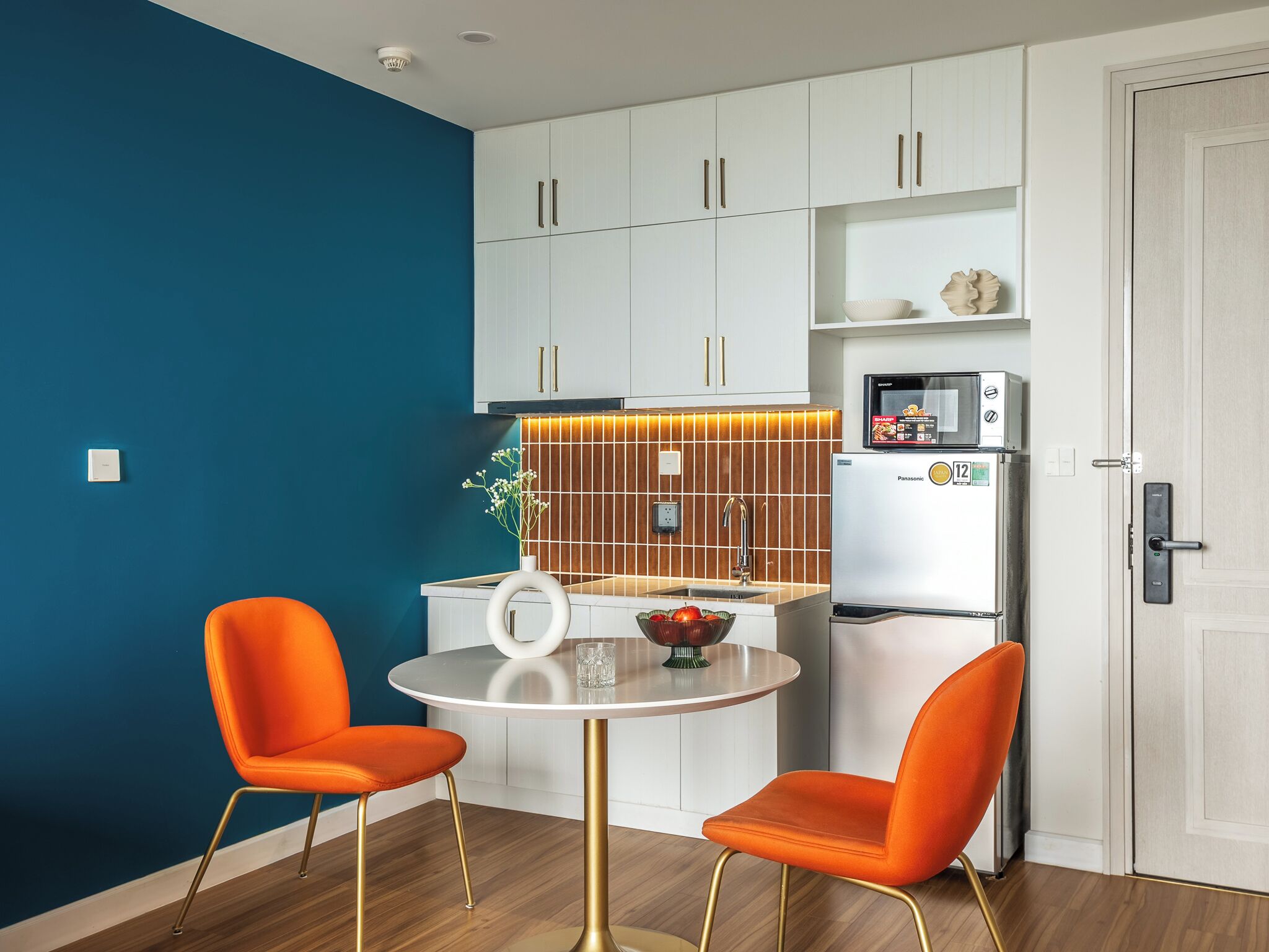 Deluxe Room, Balcony, Beach View | Private kitchen | Fridge, microwave, stovetop, cookware/dishes/utensils
