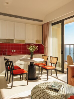 Appart'hôtel Luxe, balcon, vue plage | Restauration