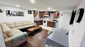 Living area - Ravine Lot Spacious 2 Bedrooms + Den Legal Basement Apartment (Brampton)