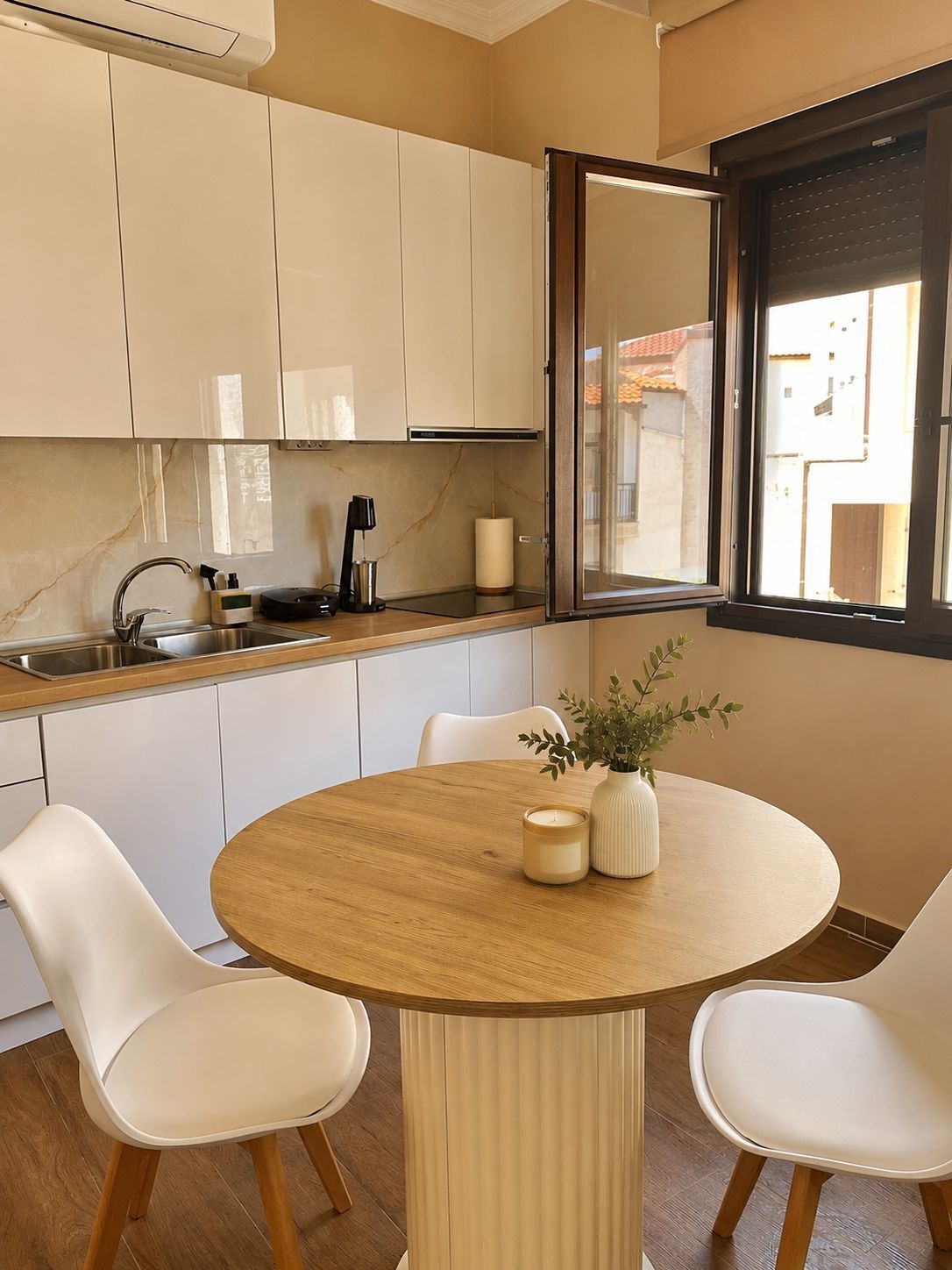 Comfort Apartment, Courtyard View | Private kitchen