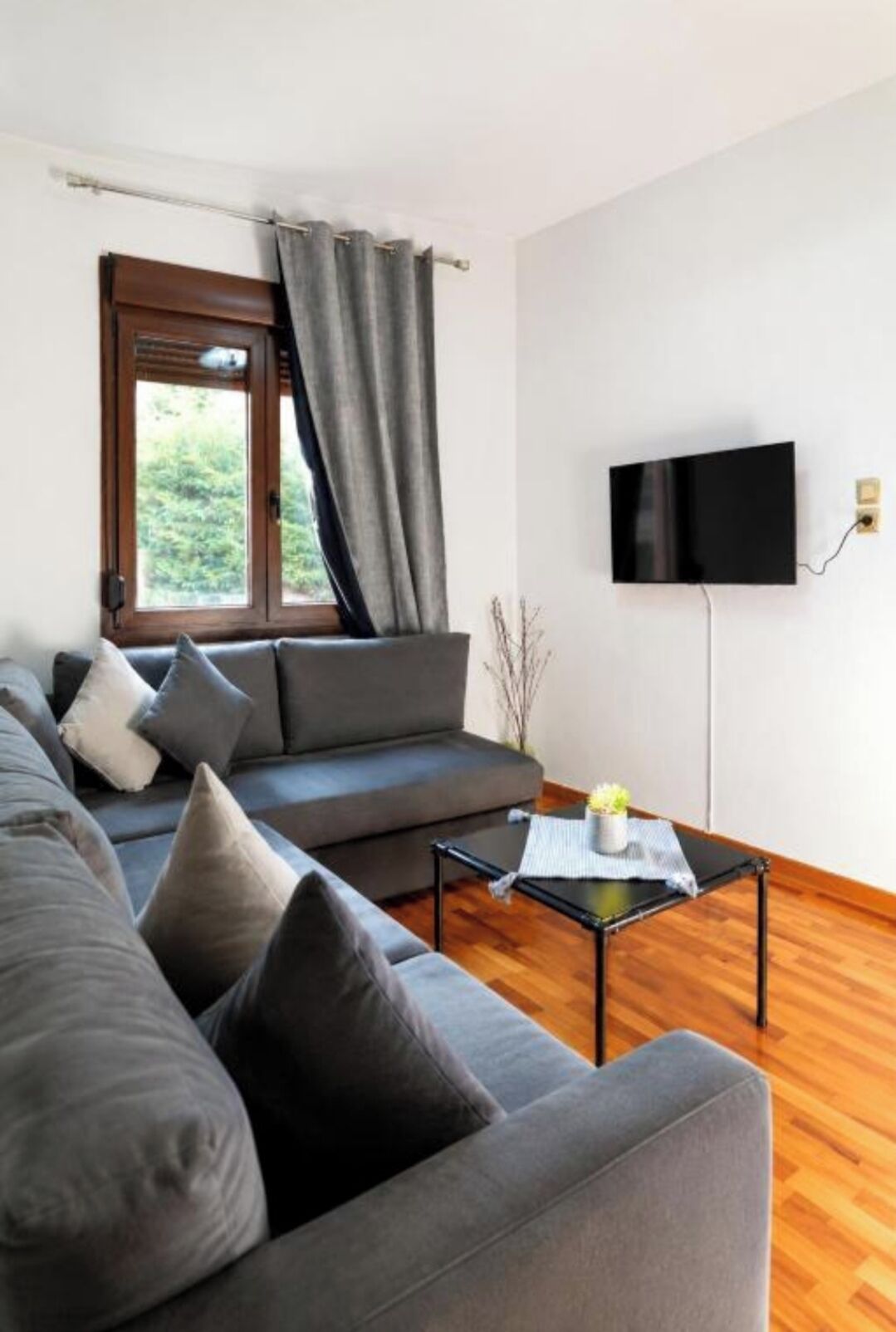 Comfort Apartment, Courtyard View | Living area
