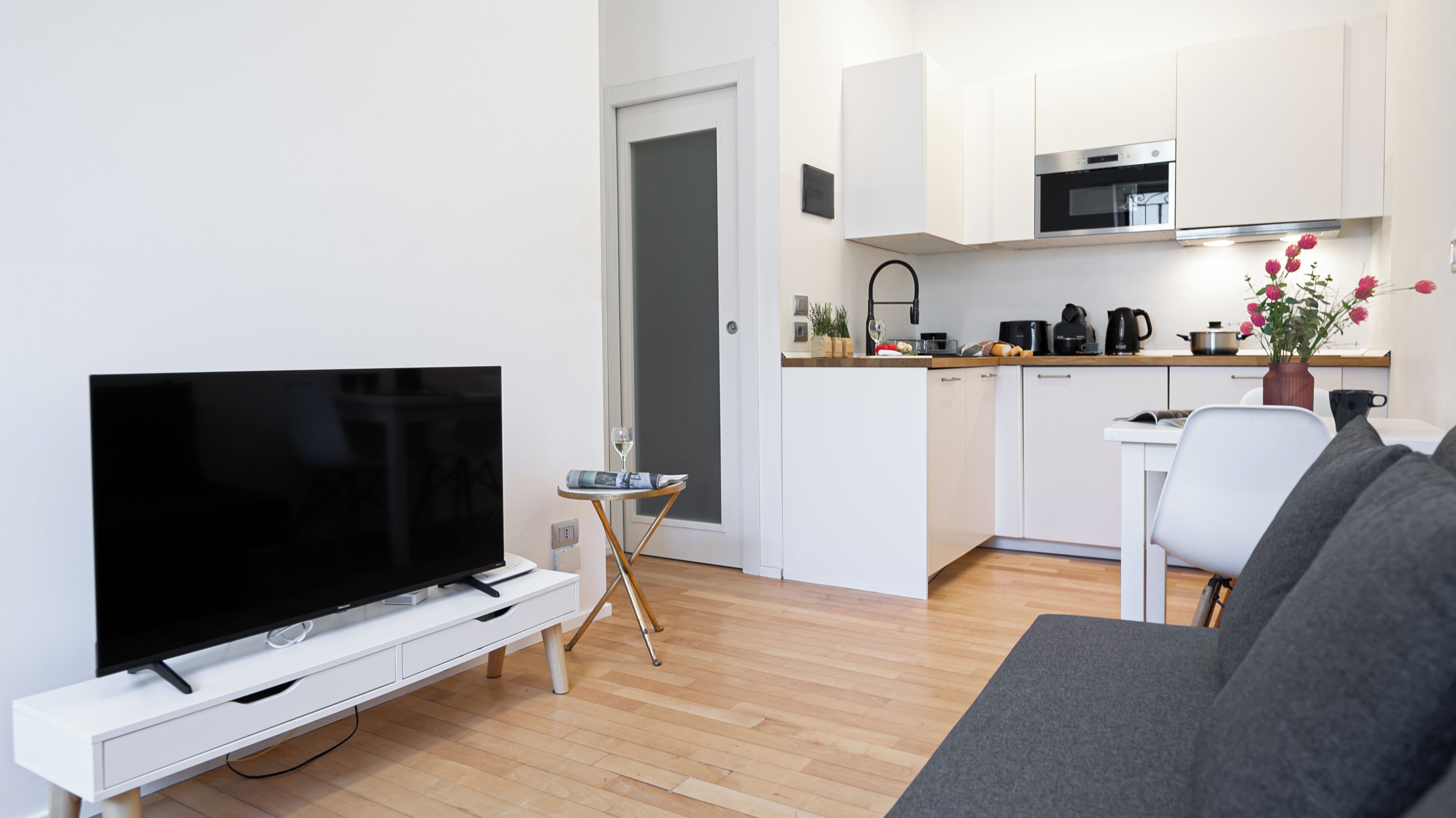 Apartment (1 Bedroom) | Living area