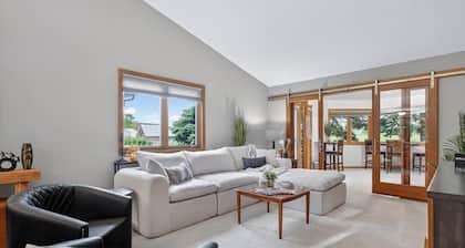 Amazing 2-BR townhome, Sleeps 6