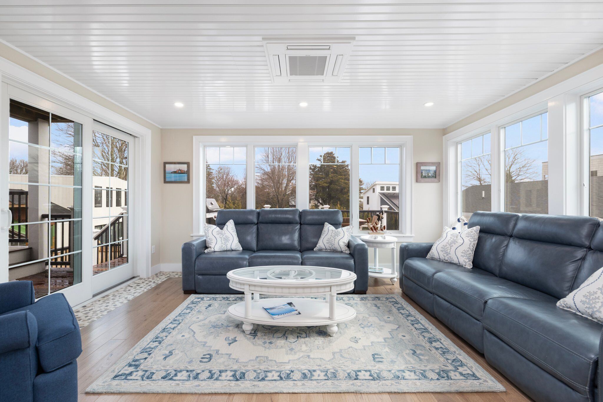 Roof Top Retreat! Only Steps To Boon St Market And Narragansett Sea Wall! - Narragansett, RI