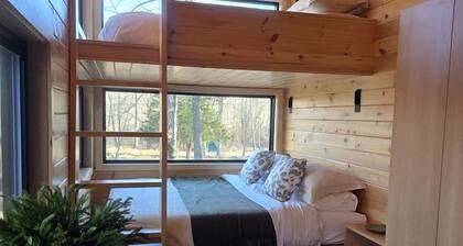 Spruce: Tranquil Modern Family Tiny Home Pod with 300-Acre Forest Views near Quakertown, Pennsylvania
