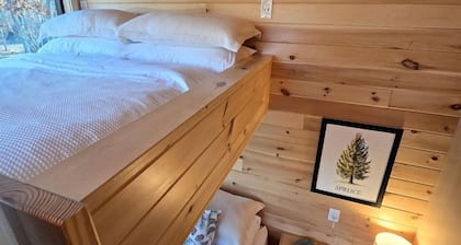 Spruce: Tranquil Modern Family Tiny Home Pod with 300-Acre Forest Views near Quakertown, Pennsylvania