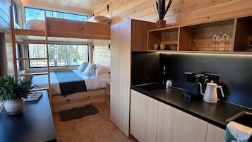 1 bedroom, bed sheets