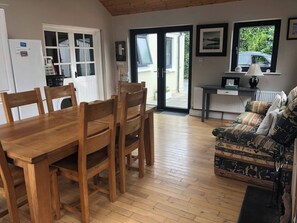 Bungalow, 4 Bedrooms, Fireplace | Dining room - House on Skellig Ring (Portmagee)