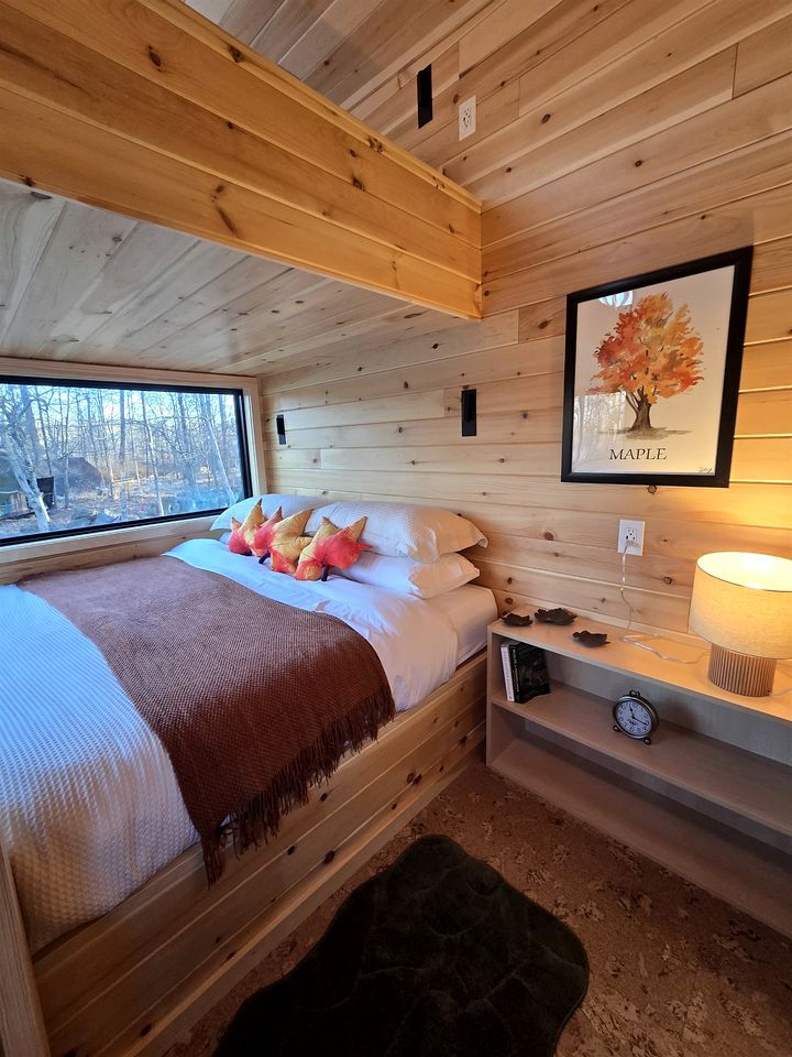2 bedrooms, bed sheets