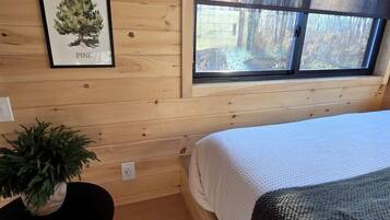 1 bedroom, bed sheets