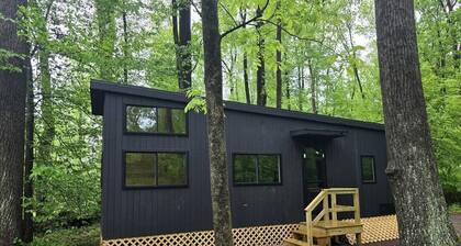 Oak: Woodland Tiny Home with Panoramic Views in Pennsylvania Stay