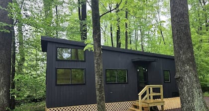 Oak: Woodland Tiny Home with Panoramic Views in Pennsylvania Stay