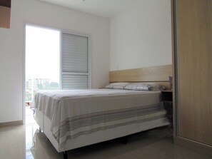 Free WiFi - Fully furnished apartment, excellent location, 5 minutes from the beaches and Itaguá waterfront. (Ubatuba)