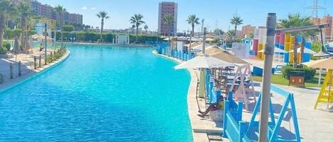 Piscine intérieure, piscine extérieure
