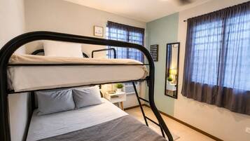 3 bedrooms, iron/ironing board, WiFi, bed sheets