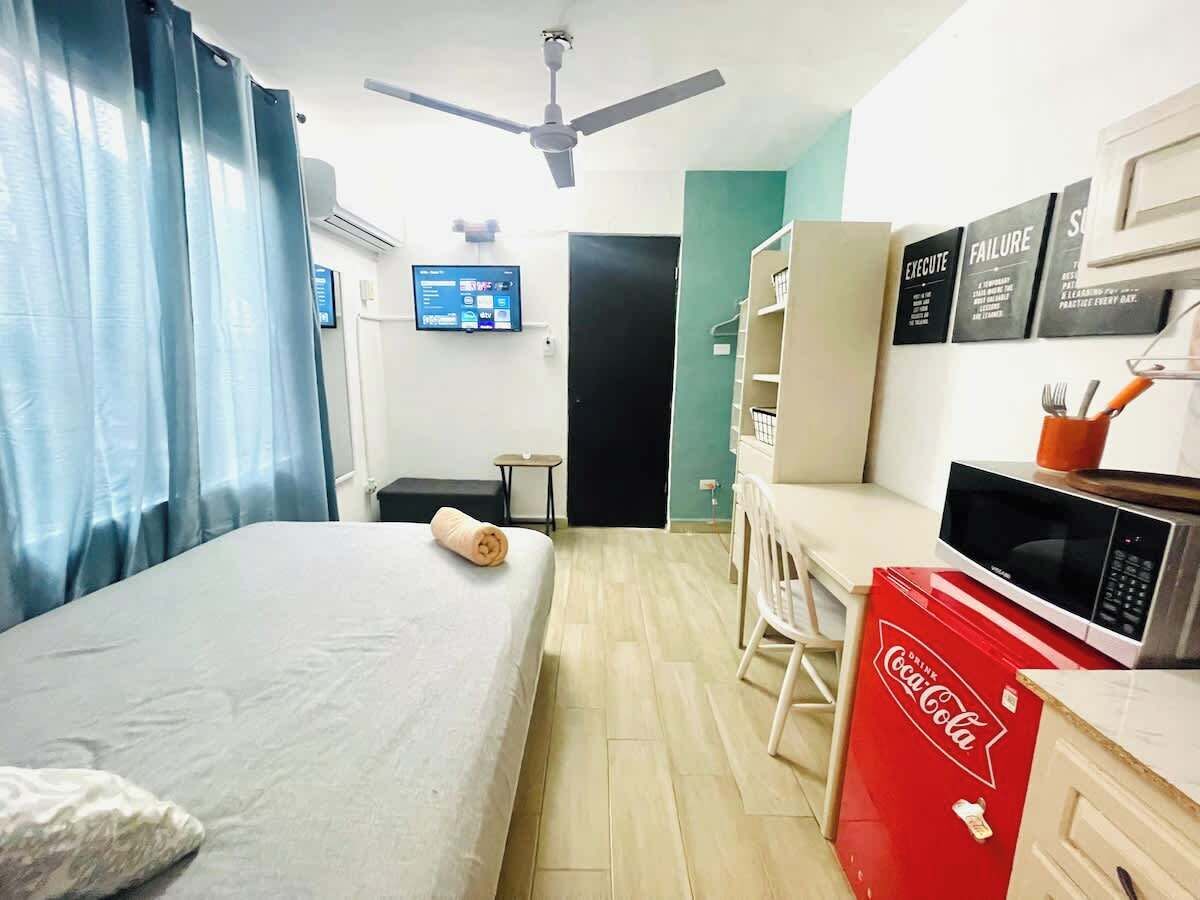 Iron/ironing board, WiFi, bed sheets