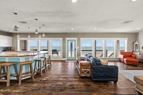 Beachfront 6BR | Sleeps 28 | Spacious Deck + BBQ