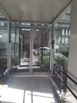 Exterior detail - Cubatão 188 (São Paulo)