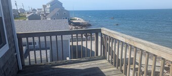 The Sky-High Beach House: Panoramic Waterfront views