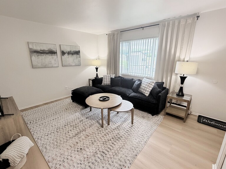 Newly Remodeled Unit 8 + Modern + 1 Bed/1 Bath - Lansing, MI