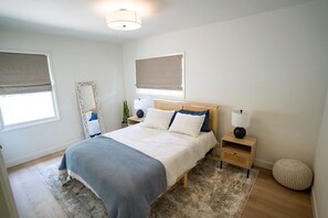 Unclassified image, 3 of 19, button - BRAND NEW - Single-Family Solana Beach House, Steps from the Beach. (Solana Beach)