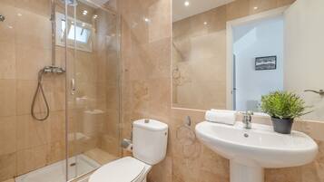 Shower, towels