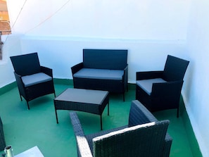 Terrace/patio - SunAndBed Cambrils – Spacious House in the Heart of Cambrils, Steps from the Beach (Cambrils)