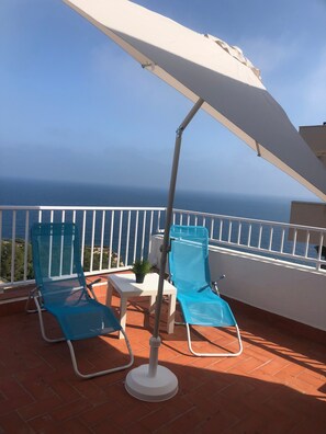 Terrace/patio - SunAndBed Penthouse Faro – Spectacular Sea Views, Pool, Sports Court (Salou)