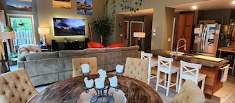 Awesome 3-bedroom house in Alpine perfect for your next getaway.