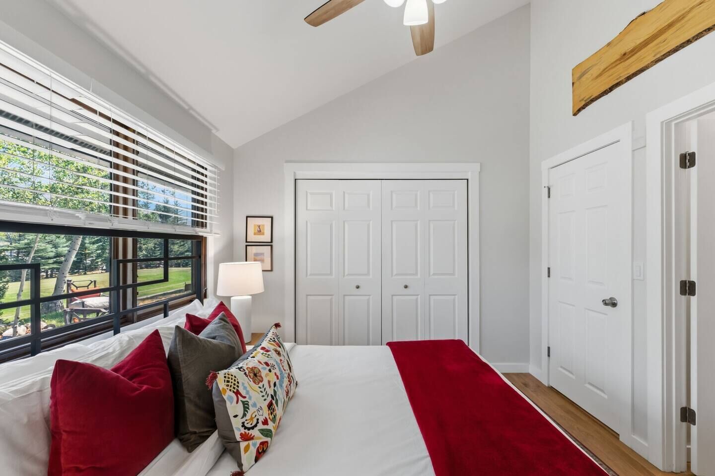 3 bedrooms, travel crib, WiFi