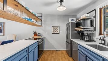 Coffee/tea maker, microwave, oven, stovetop