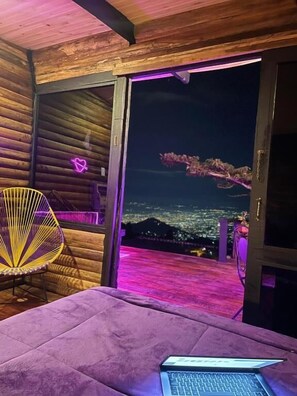 Comfort-Ferienhütte, 1 Doppelbett, Balkon, Stadtblick | Kostenloses WLAN