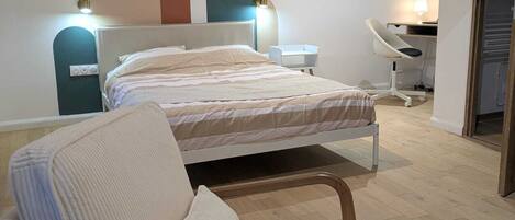 1 Schlafzimmer, Schreibtisch, Bügeleisen/Bügelbrett, kostenloses WLAN