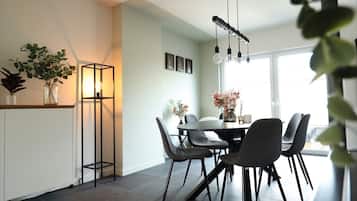 Apartment | Dining